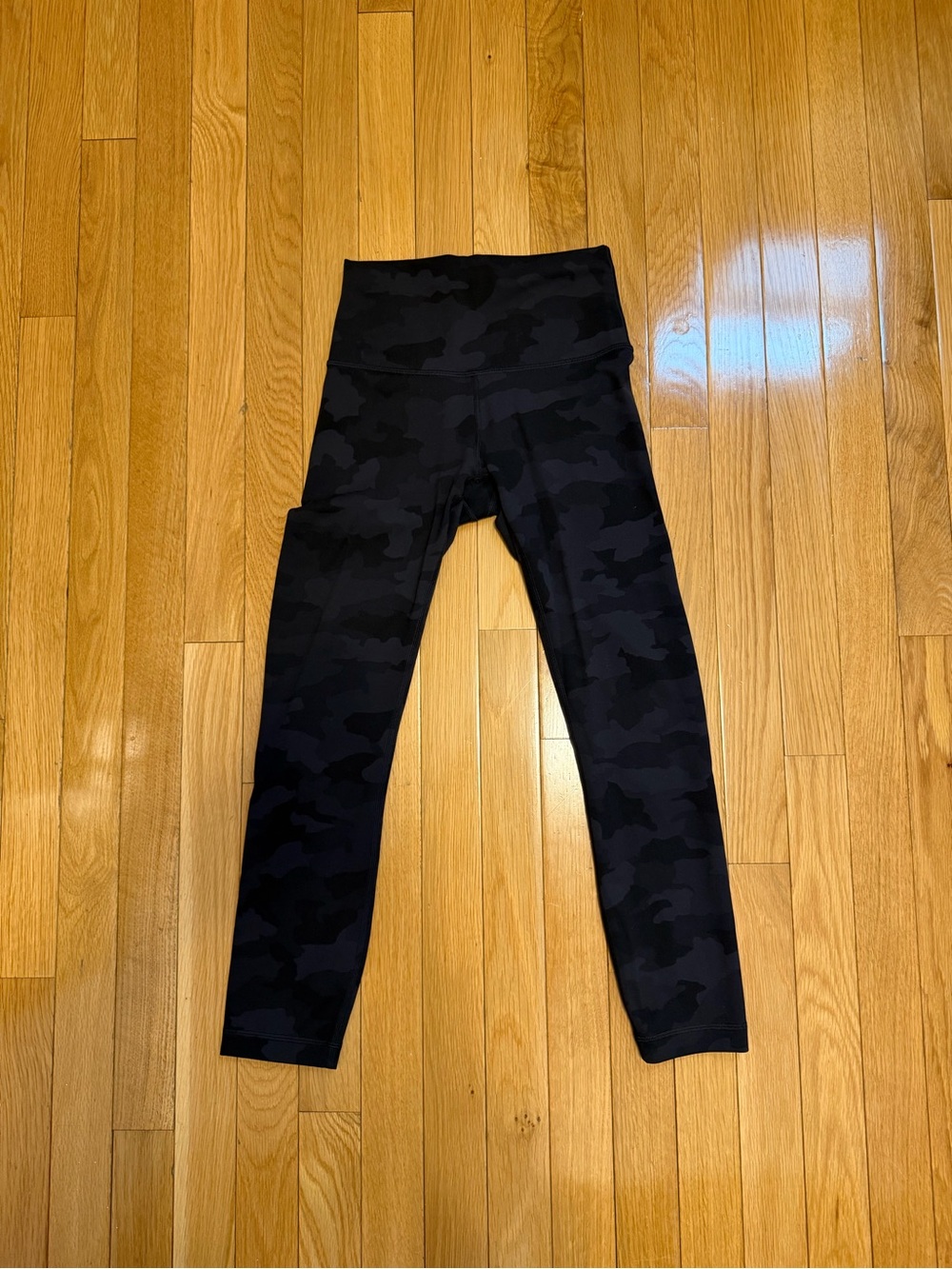 LuLuLemon Wunder Train High Rise Crop 23”, Size 4